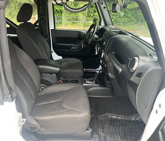 Used 2016 Jeep Wrangler 4WD Sport image 17
