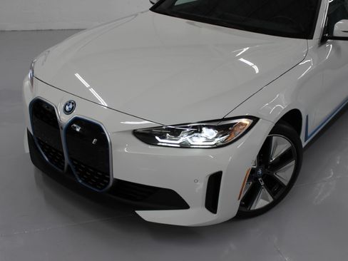 Used 2024 BMW i4 eDrive40 image 4