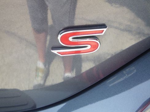 Used 2015 Toyota Corolla S Plus image 34