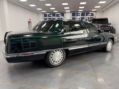 Used 1996 Cadillac De Ville image 4