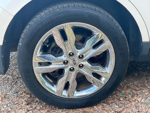 Used 2011 Ford Edge Limited image 34