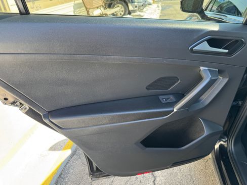 Used 2018 Volkswagen Tiguan SEL image 12