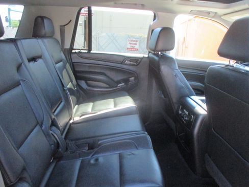 Used 2020 GMC Yukon SLT Sport Utility 4D RWD image 20