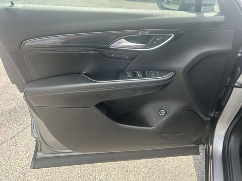 Used 2021 Buick Envision Essence image 10