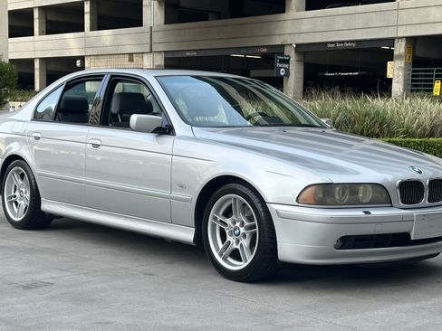 Used 2002 BMW 540i image 28