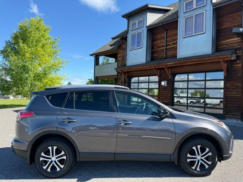 Used 2016 Toyota RAV4 AWD LE image 6