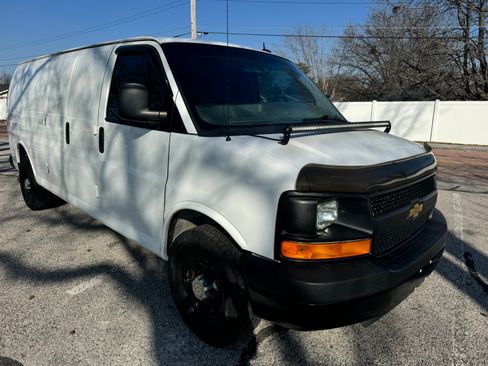 Used 2014 Chevrolet Express 2500 LT image 7