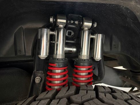 Used 2018 Mercedes-Benz G 550 Squared image 4