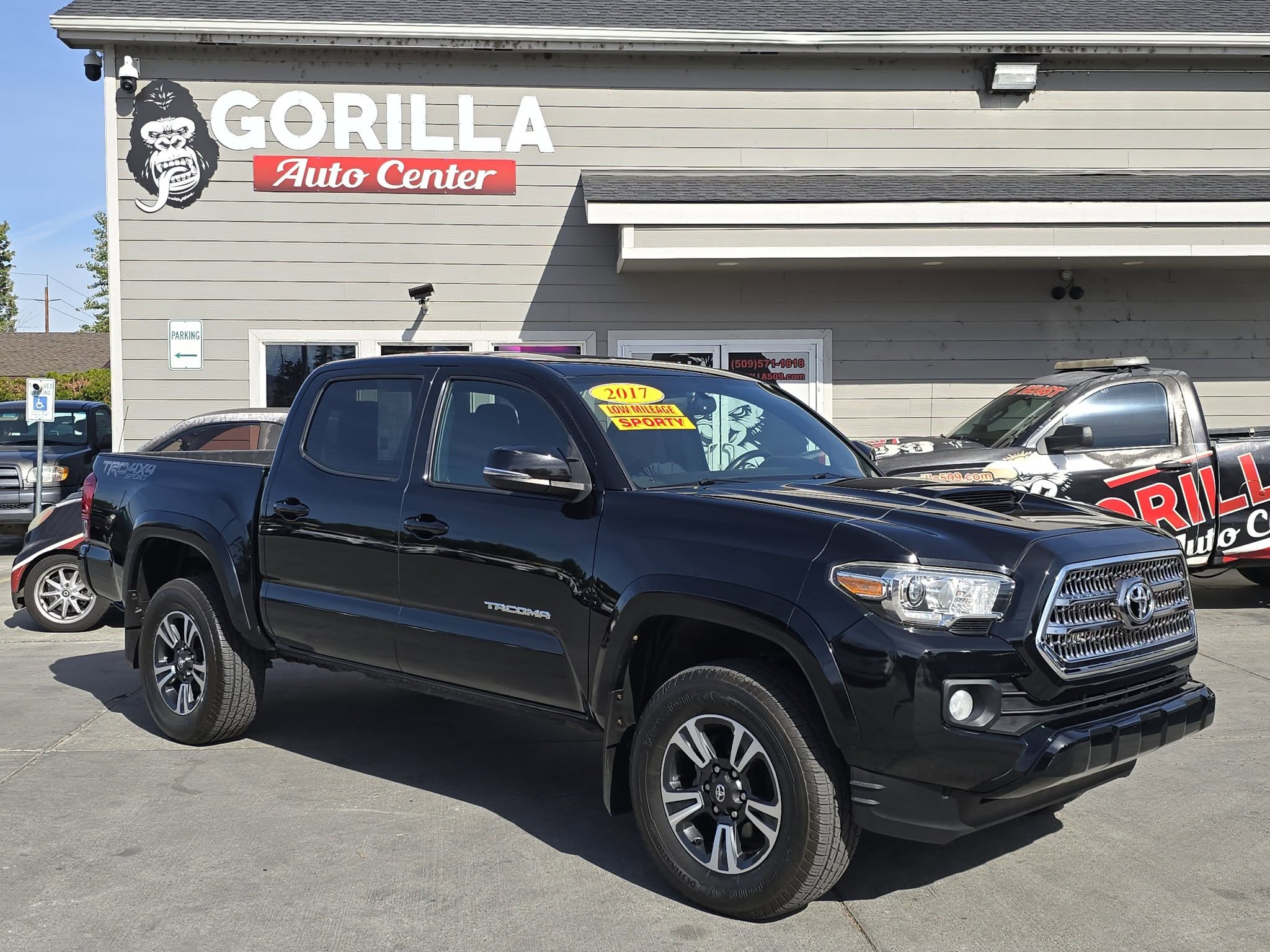Used 2017 Toyota Tacoma 4x4 Access Cab TRD Off-Road image 1