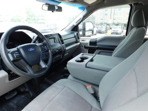 Used 2019 Ford F350 image 9
