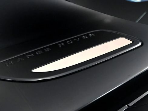 Used 2018 Land Rover Range Rover Velar R-Dynamic SE image 12