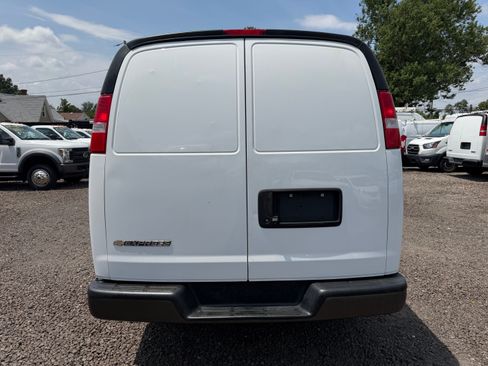 Used 2021 Chevrolet Express 2500 UNAVAIL RWD image 4