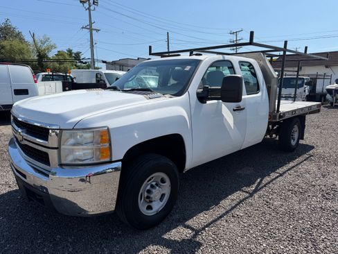 Used 2008 Chevrolet Silverado 2500 2WD Extended Cab image 1