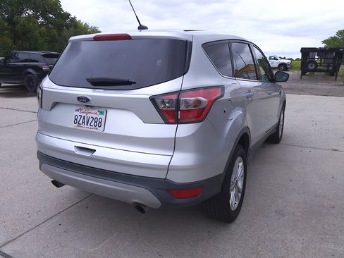 Used 2017 Ford Escape SE FWD image 4