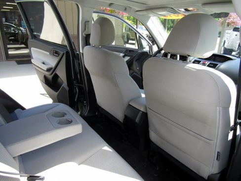 Used 2018 Subaru Forester 2.5i Premium image 24