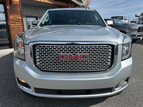 Used 2016 GMC Yukon XL Denali image 7