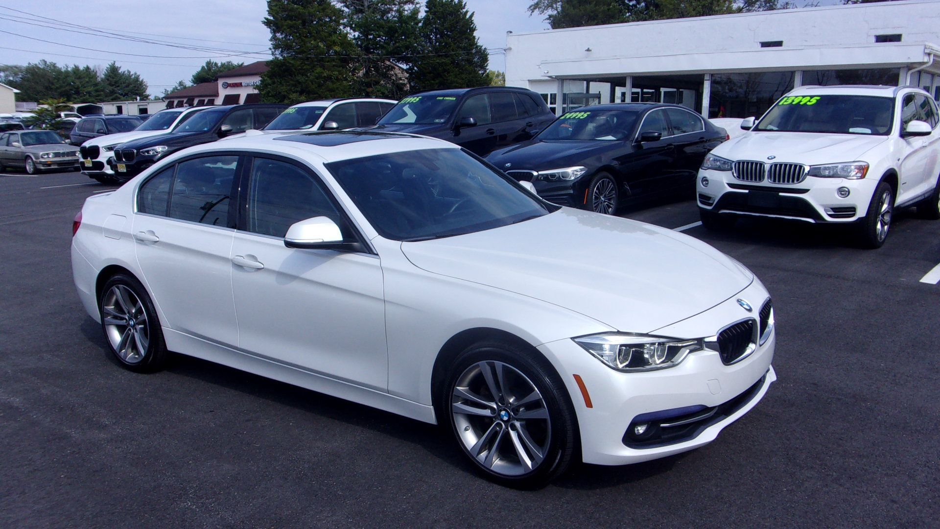 Used 2018 BMW 330i xDrive Sedan AWD/4WD image 2