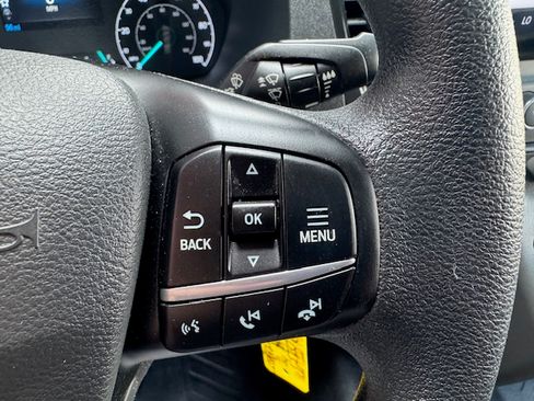 Used 2023 Ford E-Transit image 11