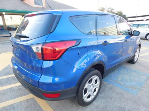 Used 2019 Ford Escape S image 9