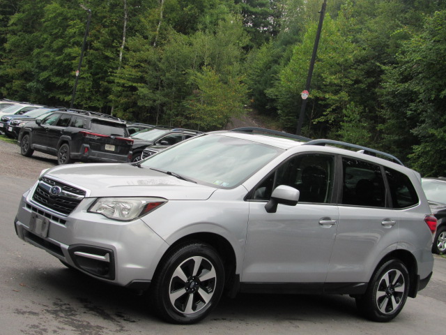 Used 2018 Subaru Forester 2.5i Premium AWD/4WD image 2
