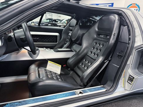 Used 2005 Ford GT image 20