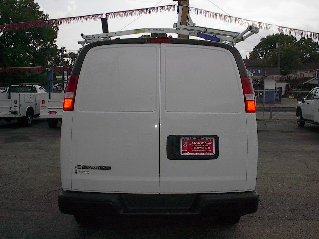Used 2020 Chevrolet Express 3500 UNAVAIL RWD image 5