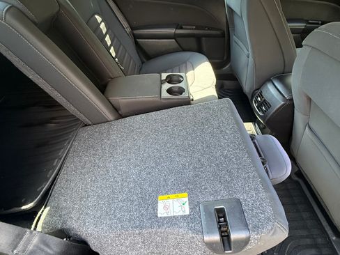 Used 2017 Ford Fusion SE FWD image 11