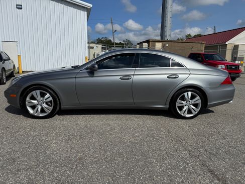 Used 2010 Mercedes-Benz CLS 550 image 2