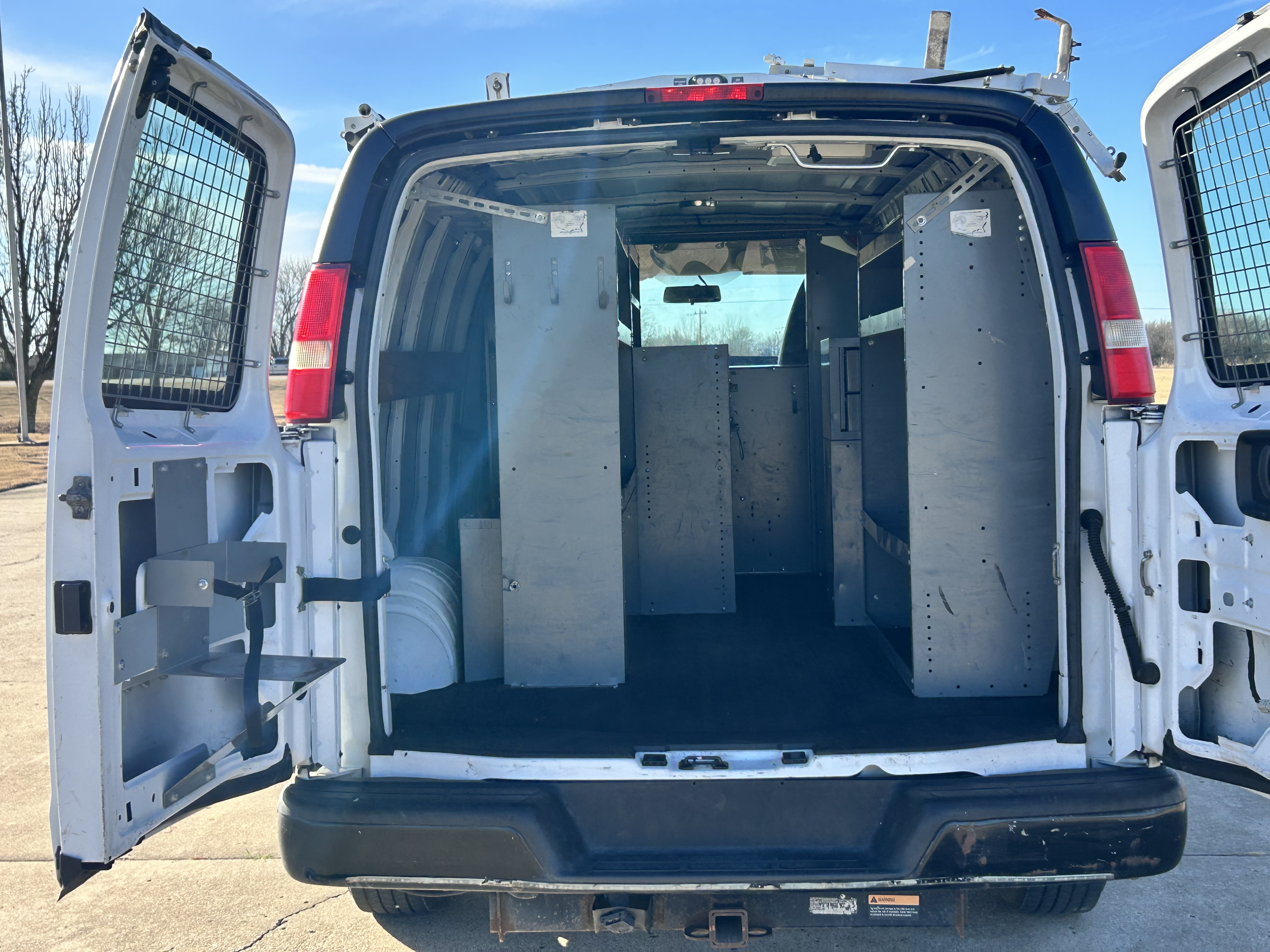 Used 2013 Chevrolet Express 2500 RWD image 16