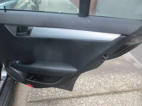 Used 2008 Mercedes-Benz C 300 Sport image 9