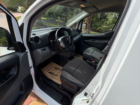 Used 2020 Nissan NV200 SV Van 4D FWD image 9