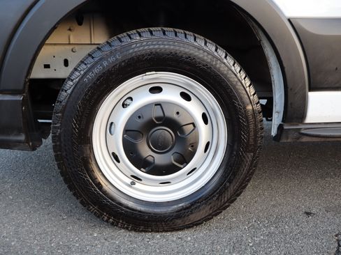 Used 2025 Ford Transit 250 image 25