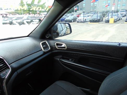 Used 2014 Jeep Grand Cherokee Laredo image 21