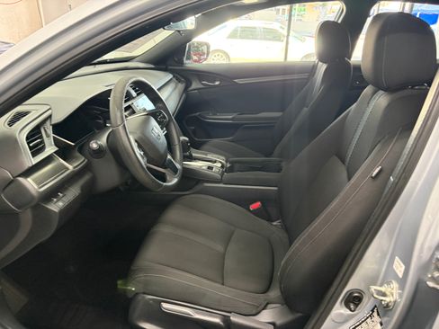 Used 2019 Honda Civic EX Hatchback image 11