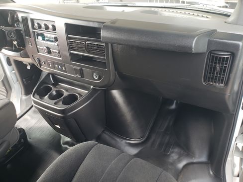 Used 2021 GMC Savana 2500 image 15