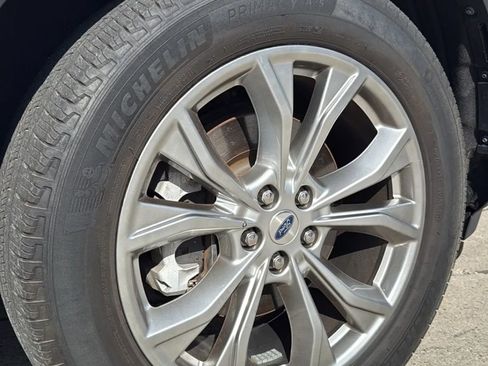 Used 2022 Ford Explorer XLT w/ Equipment Group 202A image 14