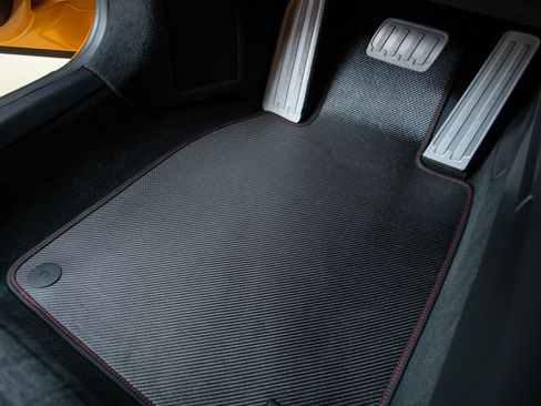 Used 2018 Porsche 911 GT2 RS image 24