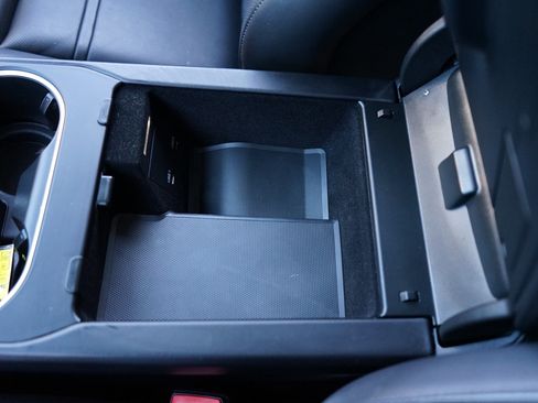 Used 2022 Porsche Cayenne image 31