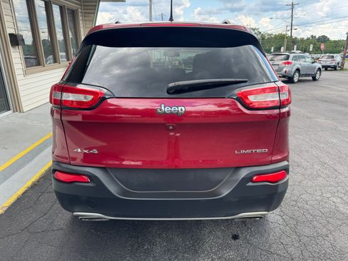 Used 2017 Jeep Cherokee 4WD Limited image 5