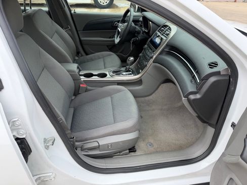 Used 2013 Chevrolet Malibu LS image 16