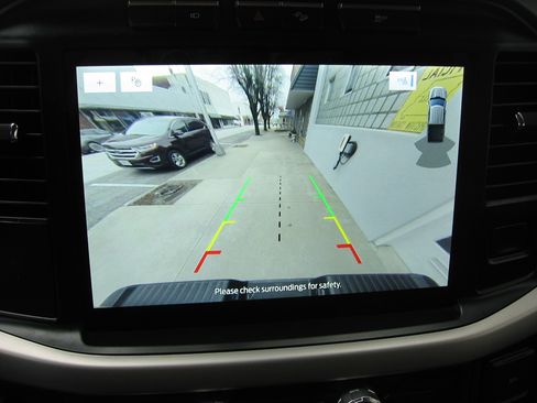 Used 2022 Ford F150 XLT image 14