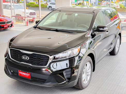 Used 2019 Kia Sorento FWD image 3