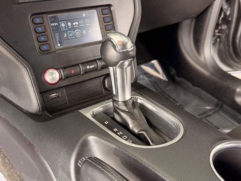 Used 2018 Ford Mustang EcoBoost image 12