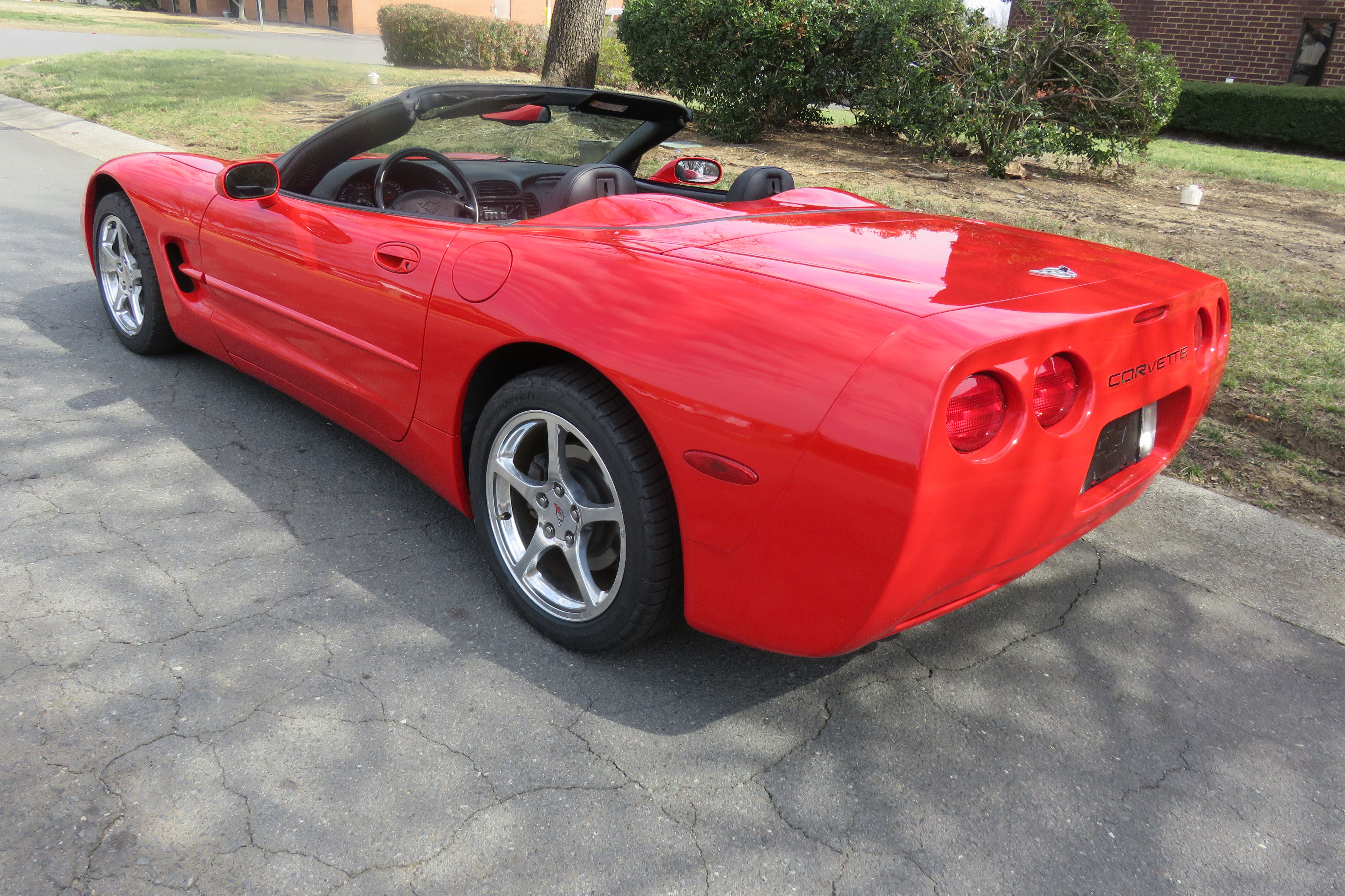 Used 2003 Chevrolet Corvette Convertible RWD image 3