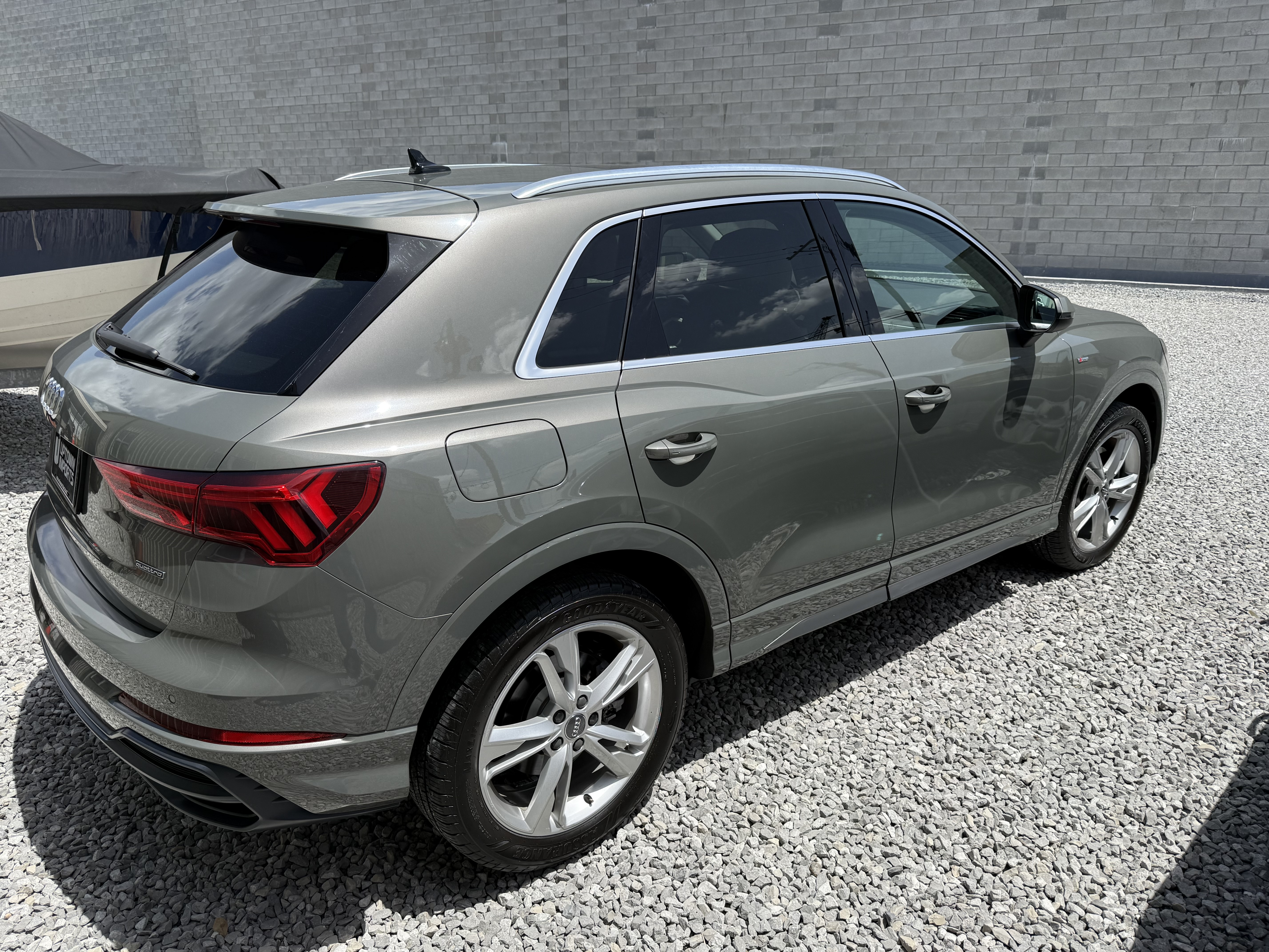 Used 2020 Audi Q3 quattro 2.0T Premium w/ S Line AWD/4WD image 9