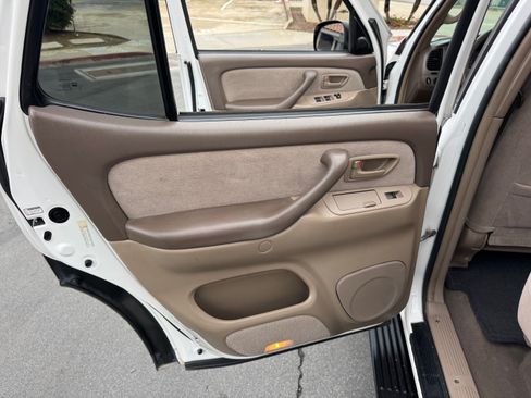 Used 2004 Toyota Sequoia SR5 image 23