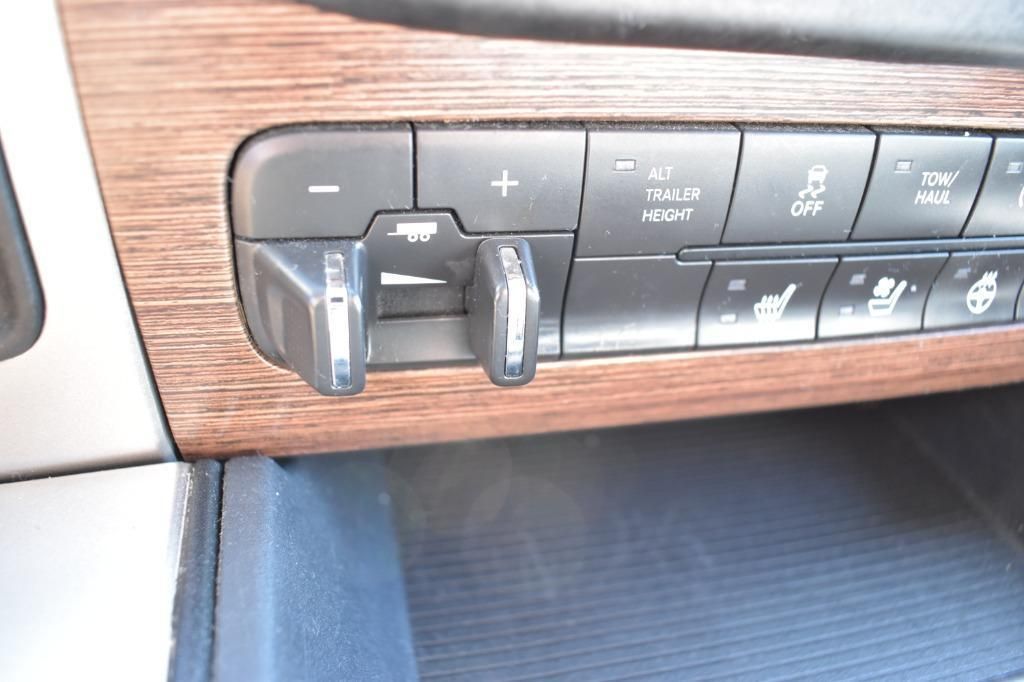 Used 2017 RAM 3500 Laramie RWD image 10