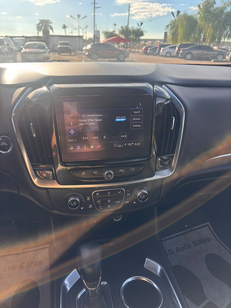Used 2023 Chevrolet Traverse FWD LT image 12