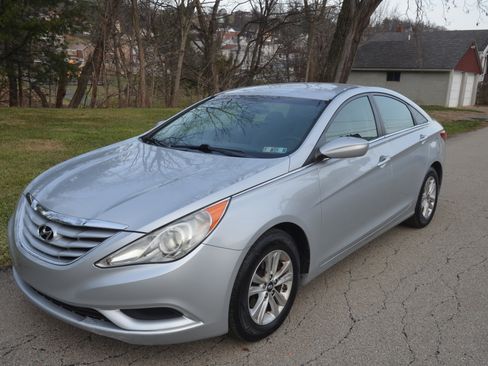 Used 2011 Hyundai Sonata GLS image 2