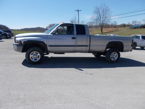 Used 2000 Dodge Ram 2500 Truck image 1